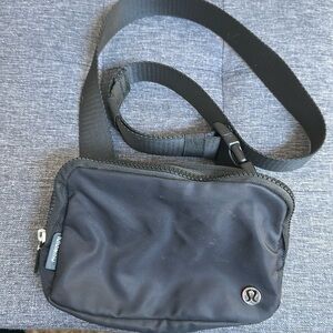 Lululemon Everywhere Belt Bag